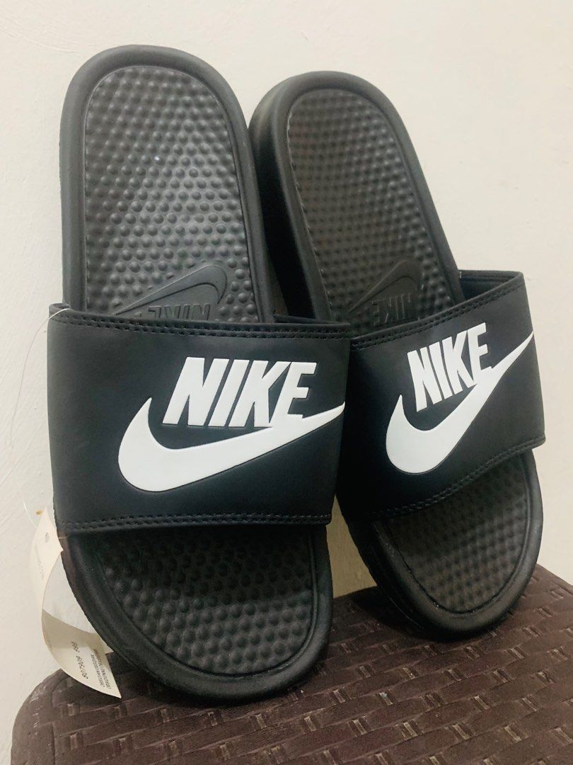 Class a sale nike slippers