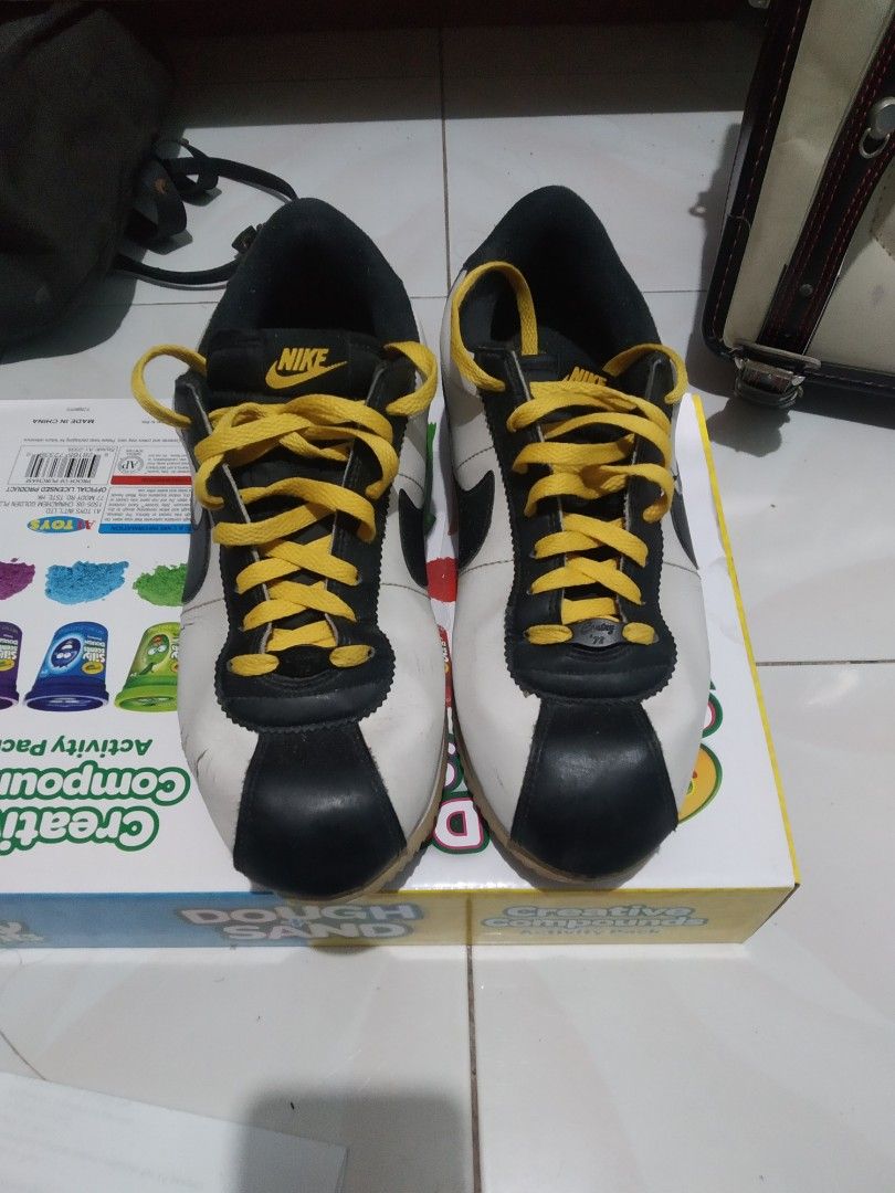 Nike cortez lakers store