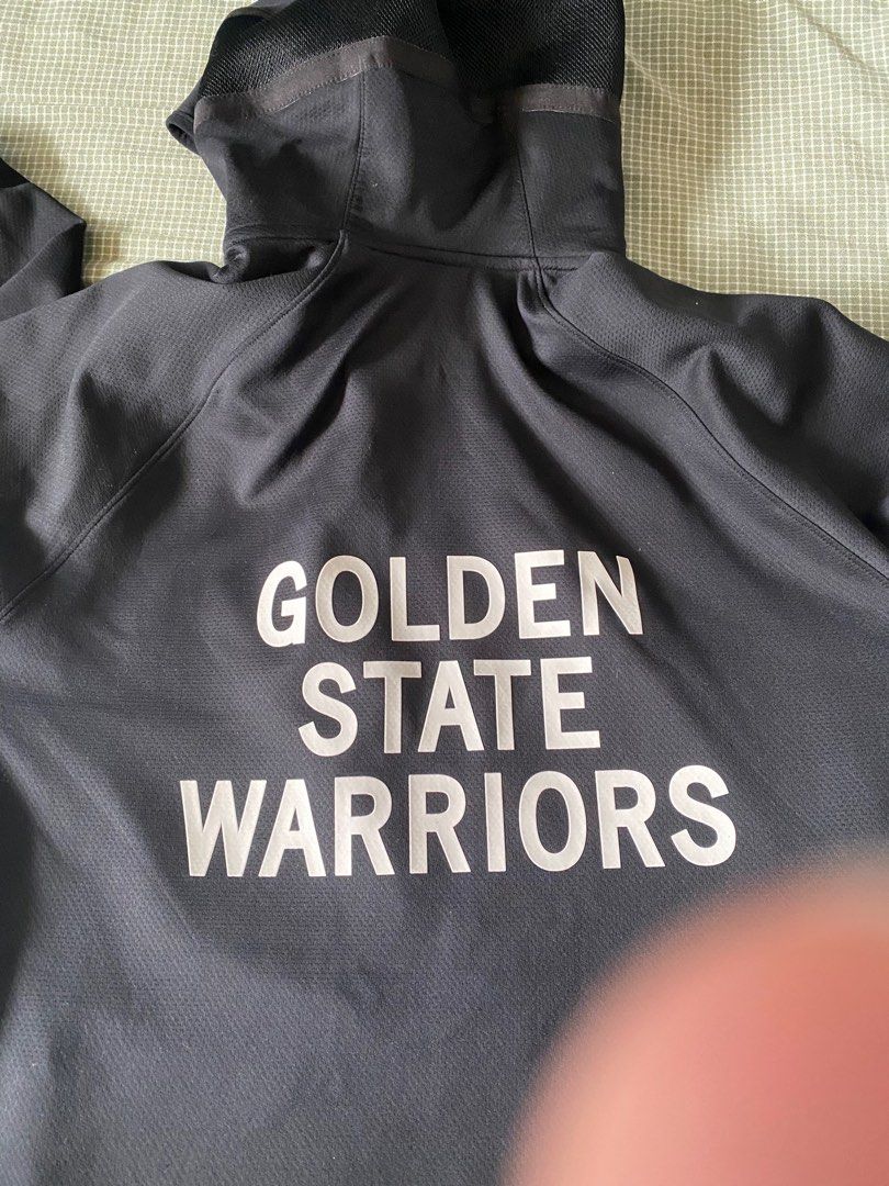Warriors on court hoodie hot sale