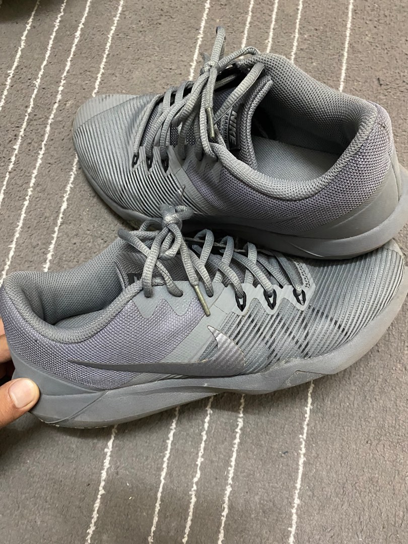 Nike training retaliation 2 trainers in khaki top