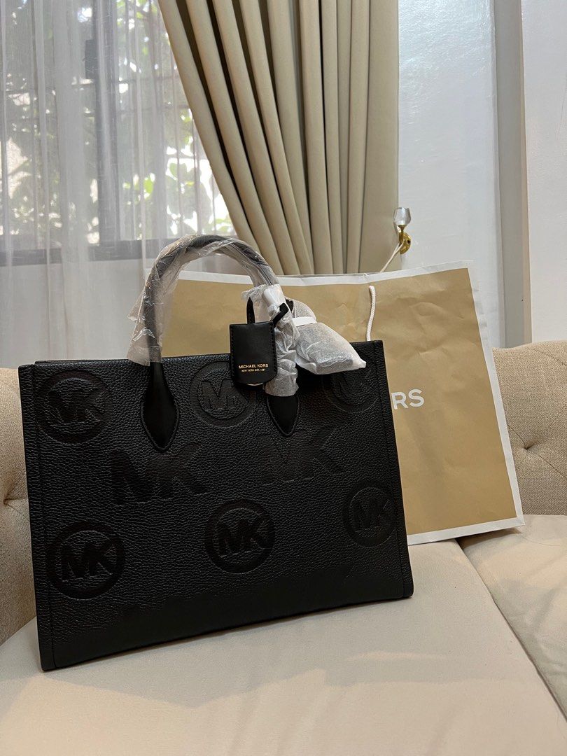 Original MK Mirella ($7,000 HKD) (Category: Luxury Bags & Wallets) located in Manila. Submitted by brandbar (Listing ID 1270688092, Image 1). Description: - Brand new from Hong Kong (bought last Nov.30, 2023) - SRP is on tag 7,000 Hong Kong Dollars = ₱49,9++ but selling at a lower price ₱35,000 nalang! - Complete with dustbag, paperbag, tags .