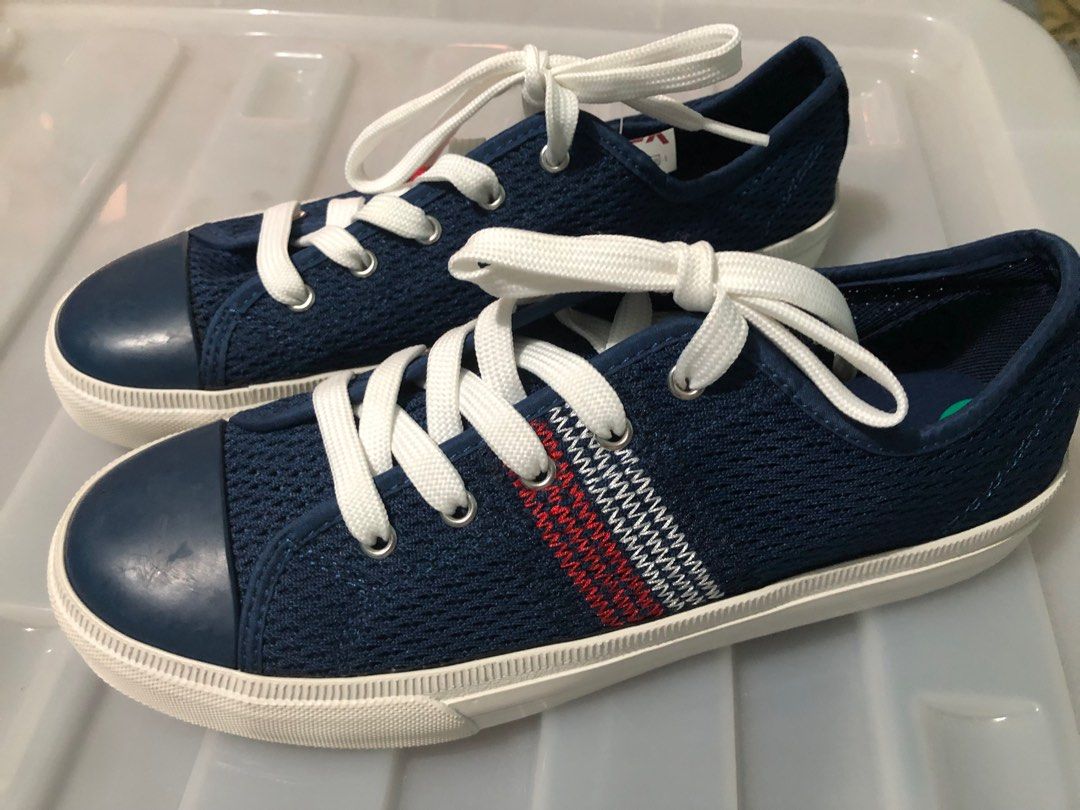 tommy sneakers