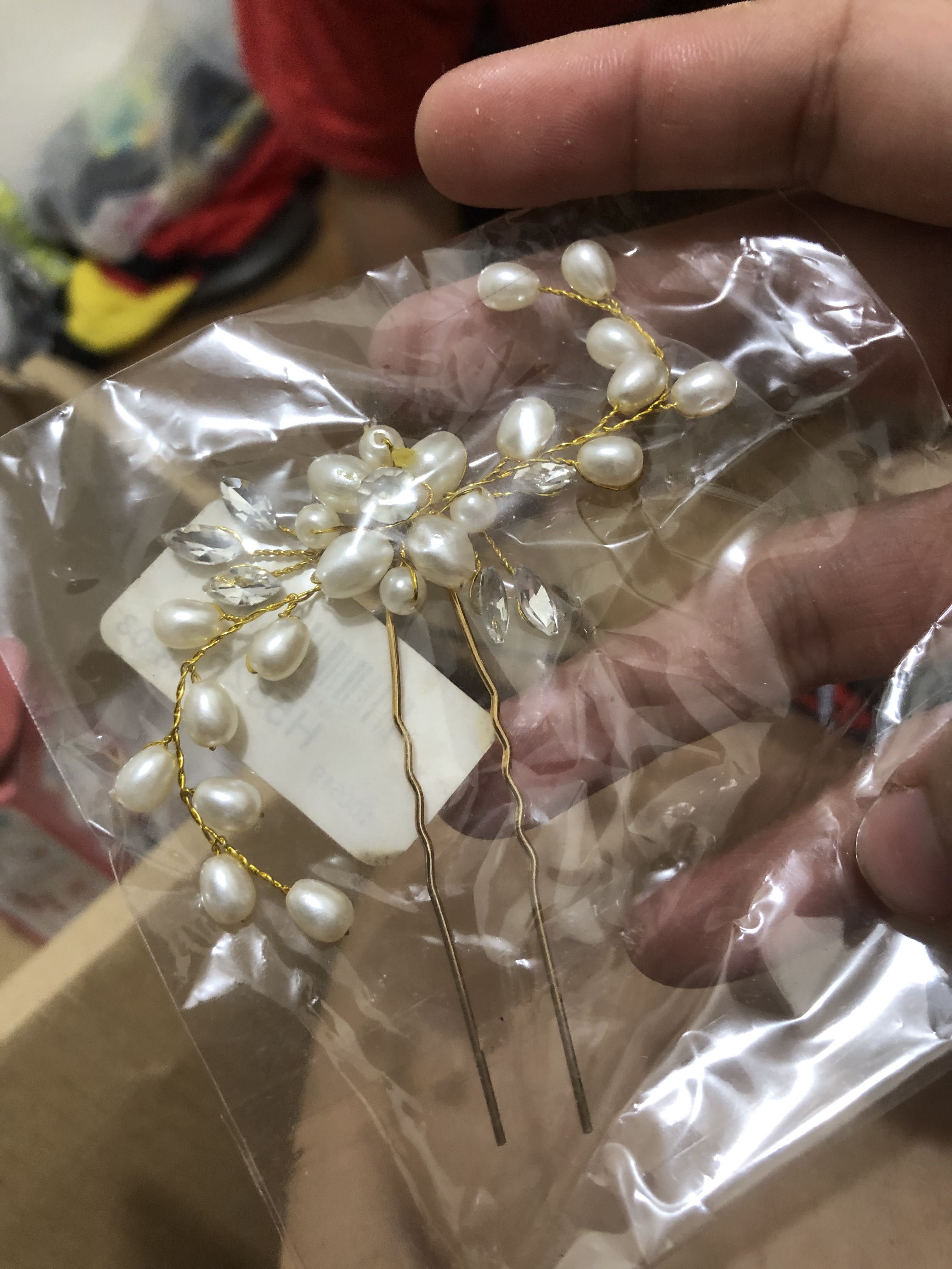 Payneta with faux pearls (Category: Hair Accessories) located in Manila. Submitted by ob1kenobi (Listing ID 1270730962, Image 1). Description: .