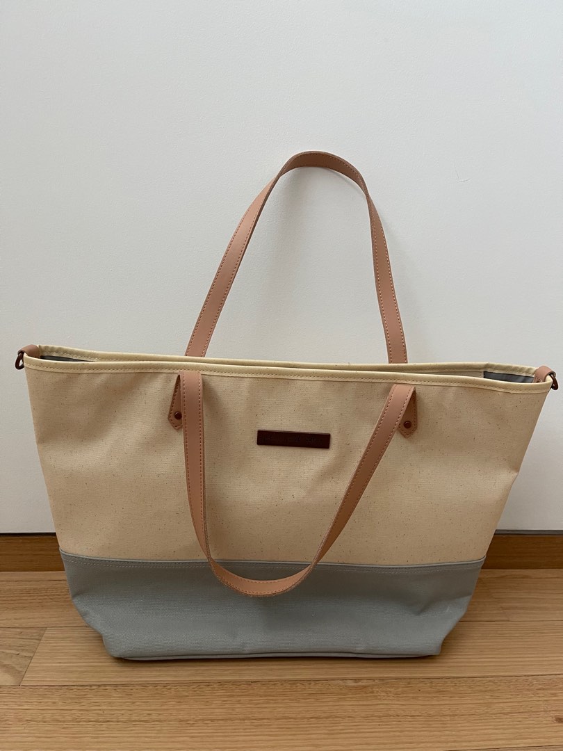 Petunia pickle bottom downtown tote diaper bag hotsell