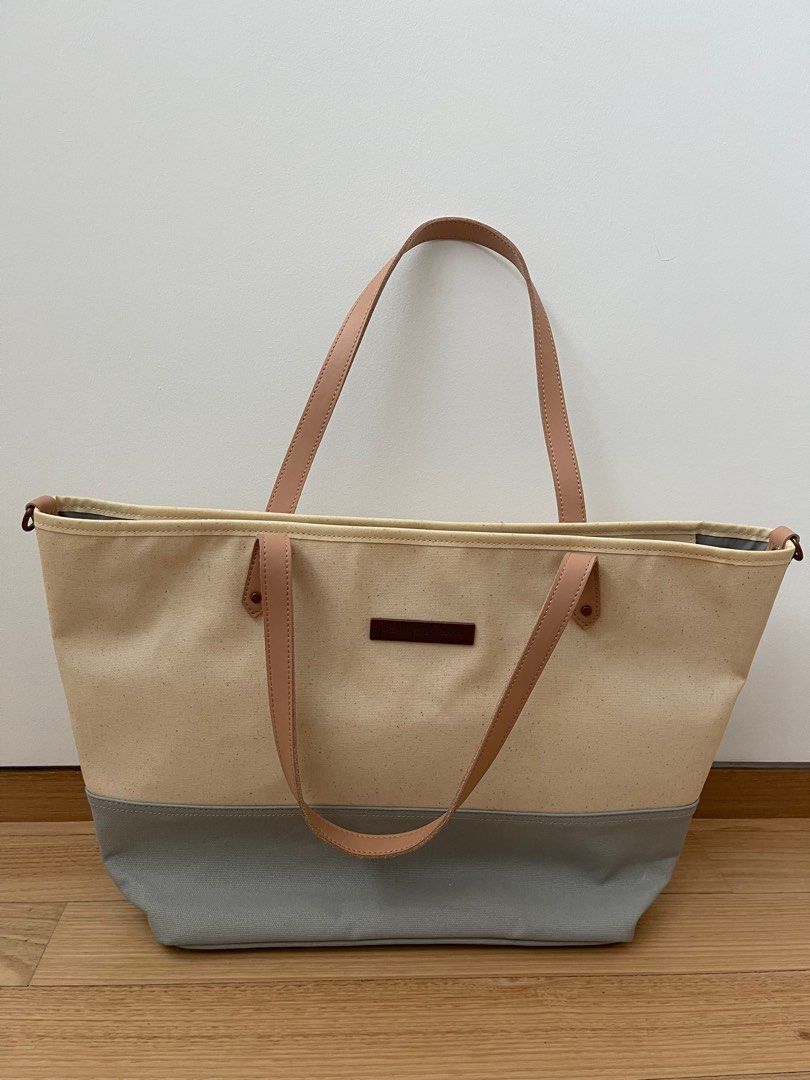 Petunia pickle bottom downtown tote hot sale