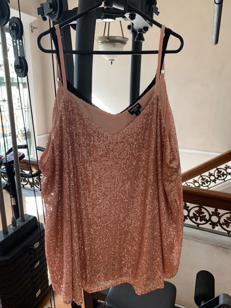 Plus Size Torrid Sparkly Sequined Top -Size 4, Women's Fashion, Tops,  Others Tops on Carousell