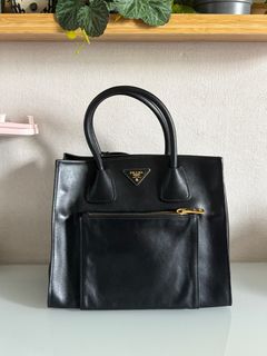 Saffiano calf leather on sale shopping