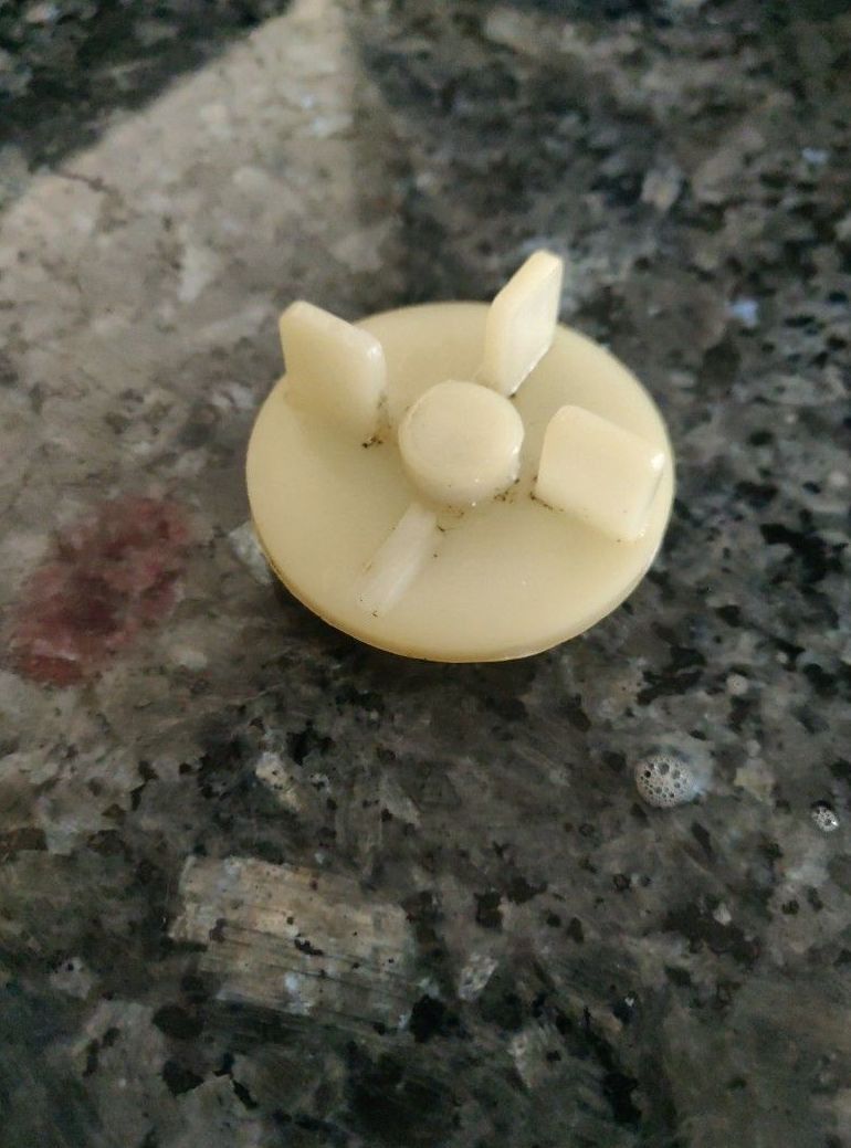 Preett Gold Blue Leaf Mixer 750W 3 jars Made in India Vegetarian