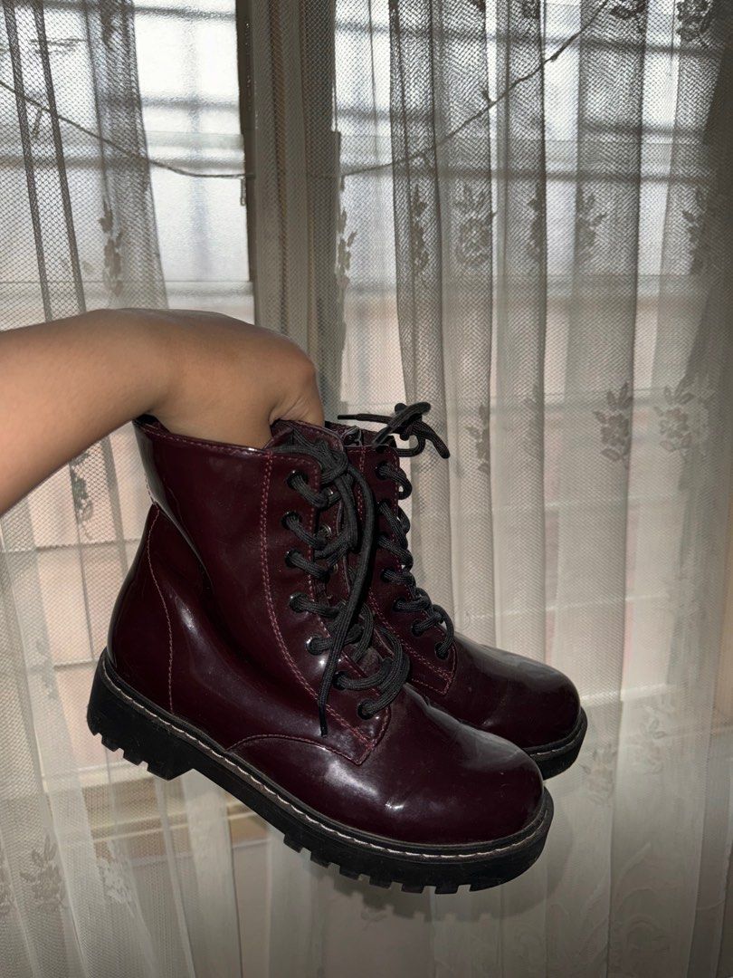 Maroon combat deals boots
