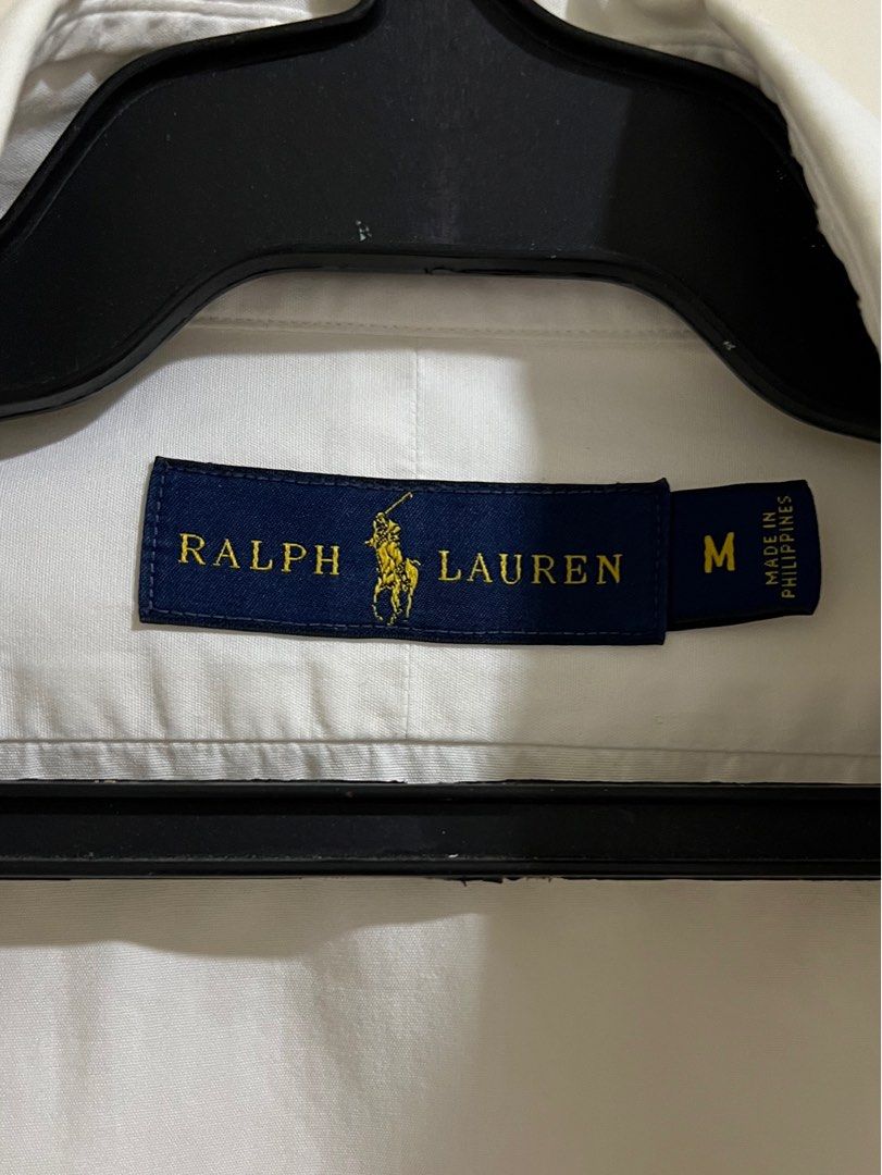Ralph Lauren Long-Sleeve (Category: Formal Shirts) located in Manila. Submitted by ailaaaaaa (Listing ID 1270804897, Image 2). Description: Up for sale is a classic Ralph Lauren white long-sleeve shirt in size Medium. This shirt has been gently used and remains in great condition, showcasing the timeless style and quality Ralph Lauren is known for. Details: Brand: Ralph Lauren Color: White Size: Medium Condition: Gently used, well-maintained Feat