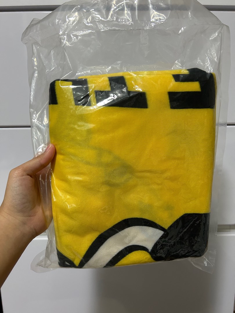 Scoot Inflight Blanket, Furniture & Home Living, Bedding & Towels on