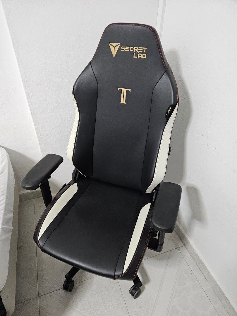 Secretlab hotsell titan disassembly