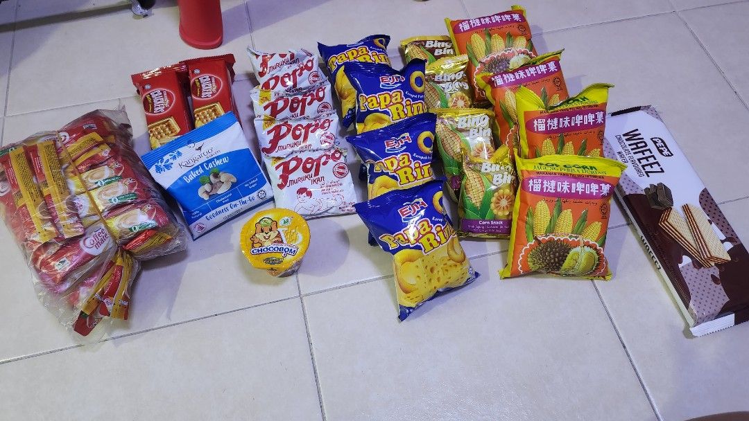 Tidbits giveaway (Category: Other Food & Drinks) located in Singapore. Submitted by fsdarlings (Listing ID 1270716708, Image 1). Description: Giving away tidbits.. SELF COLLECT AT YISHUN AVE 1 only.