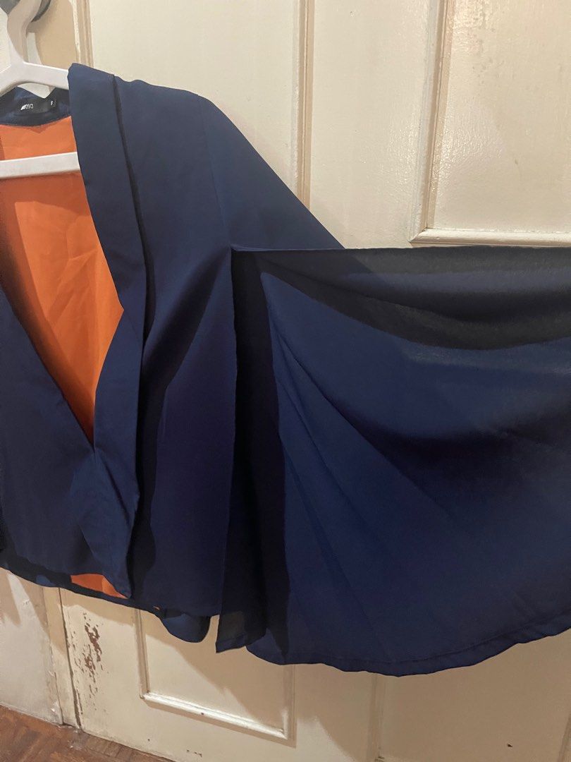 Unarosa Cape Top (Category: Others Tops) located in Quezon City. Submitted by itgsta (Listing ID 1270697408, Image 3). Description: No flaw Used 2x .