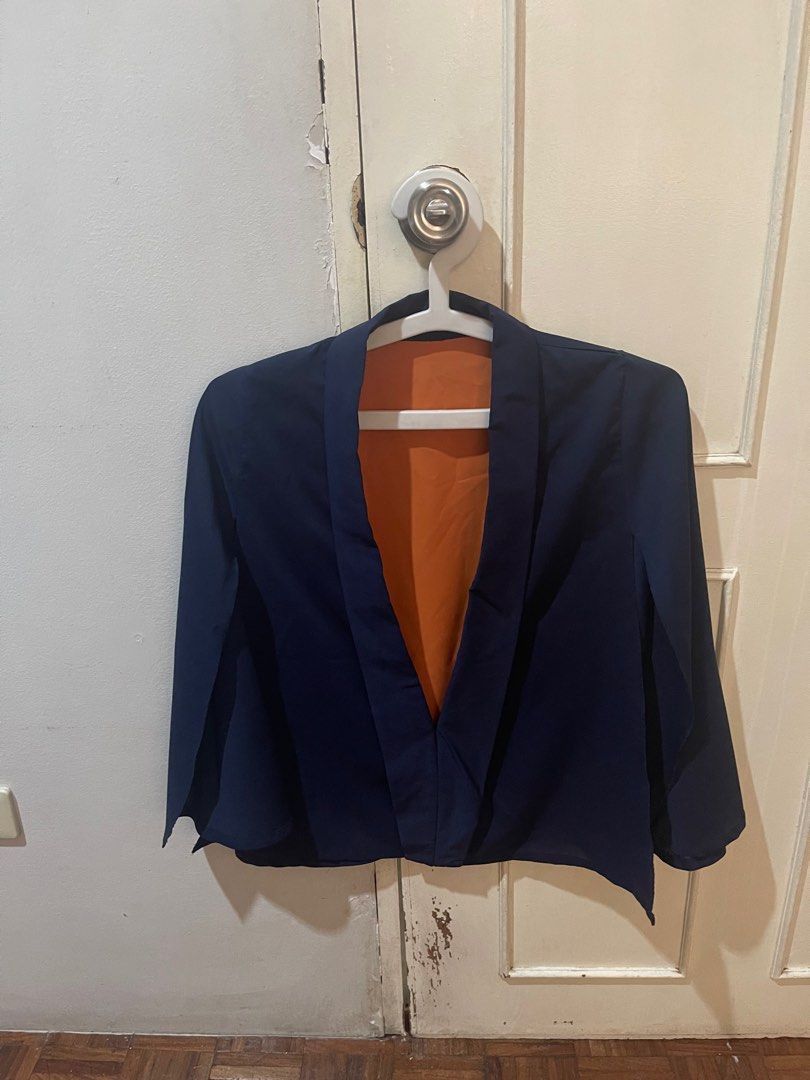 Unarosa Cape Top (Category: Others Tops) located in Quezon City. Submitted by itgsta (Listing ID 1270697408, Image 1). Description: No flaw Used 2x .