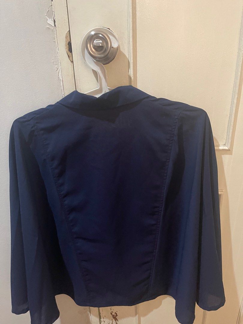 Unarosa Cape Top (Category: Others Tops) located in Quezon City. Submitted by itgsta (Listing ID 1270697408, Image 2). Description: No flaw Used 2x .
