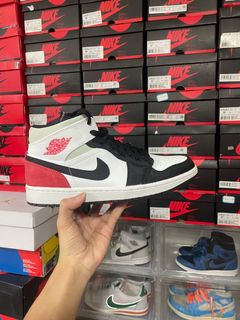 (Category: ) located in . Submitted by sneakerbear_sg (Listing ID 1270759881, Image 1). Description: .