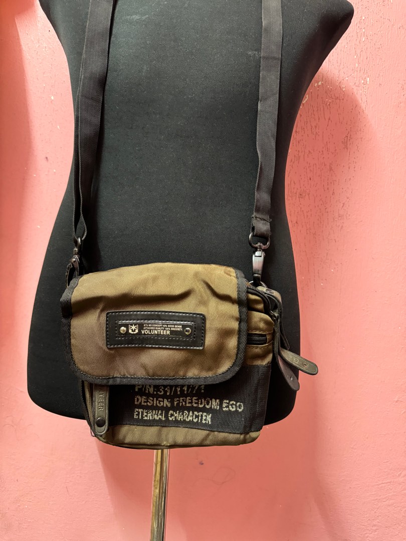 Volunteer sling on sale bag