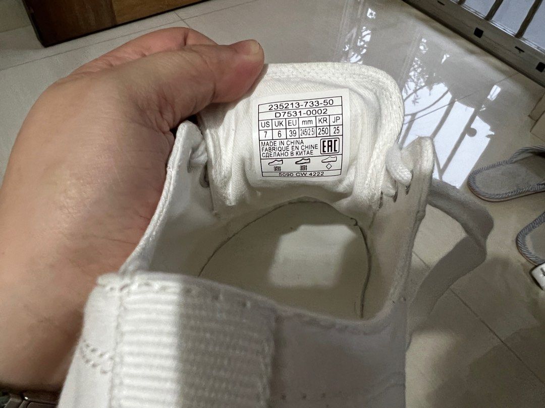 Levi s White shoes Men s Fashion Footwear Sneakers on Carousell
