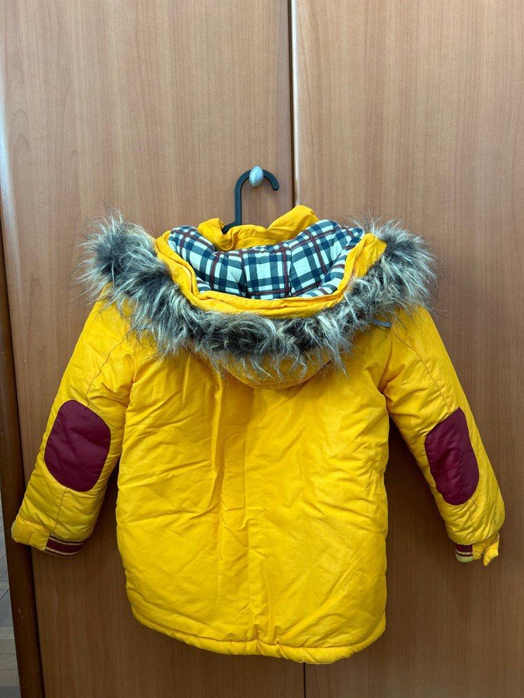 Winter Jacket (Category: Babies & Kids Fashion) located in Singapore. Submitted by sglife09 (Listing ID 1270667318, Image 2). Description: Very cute jacket for winter time. My boy used when he was 5.5years old just nice. .