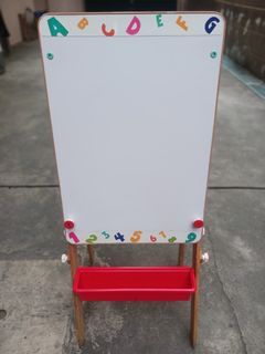2 in 1 Convertible Easel