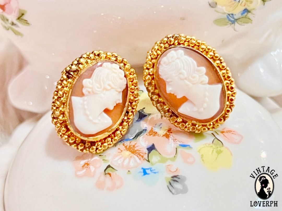 Cameo screw 2024 back earrings