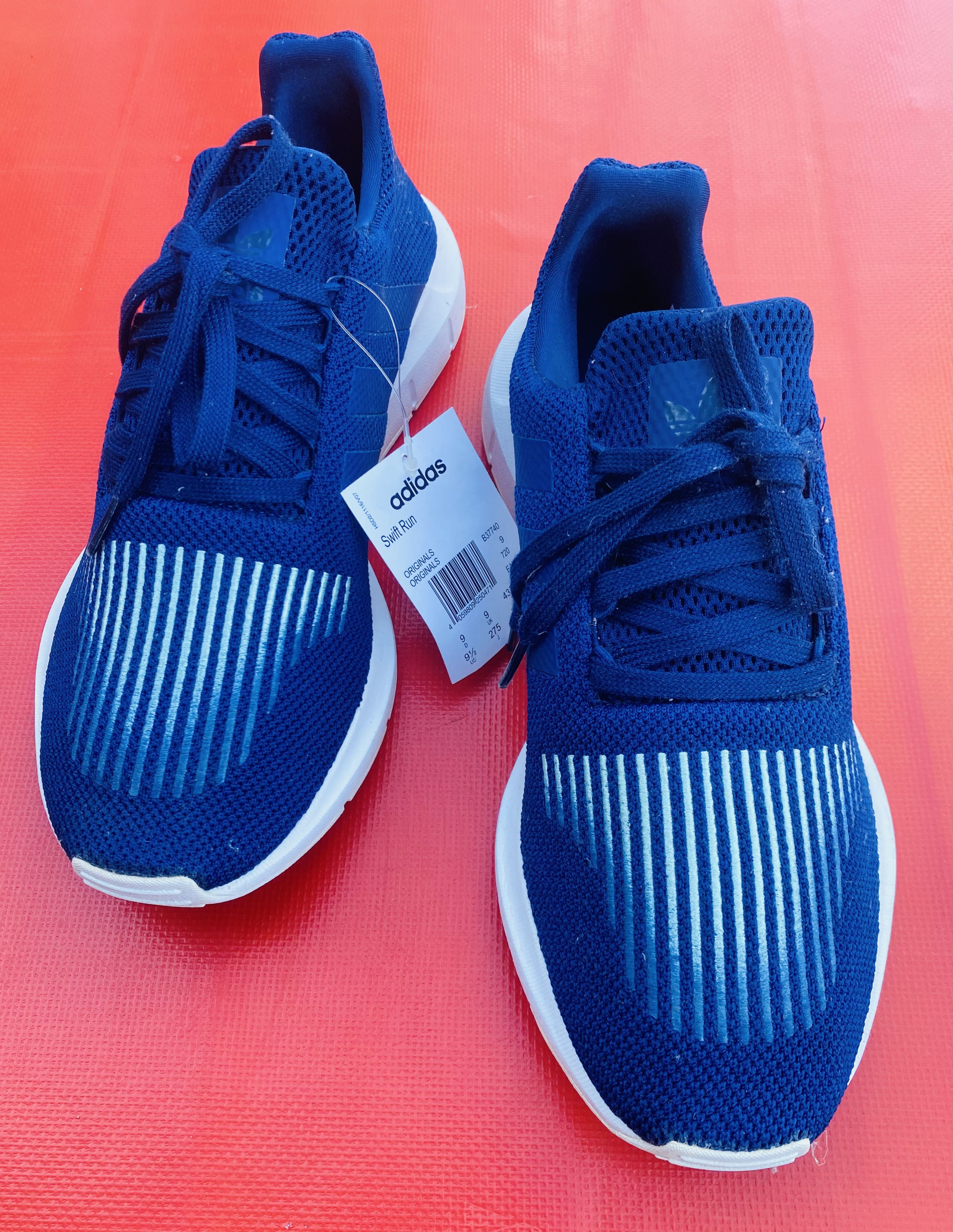 Adidas swift run store blue and white