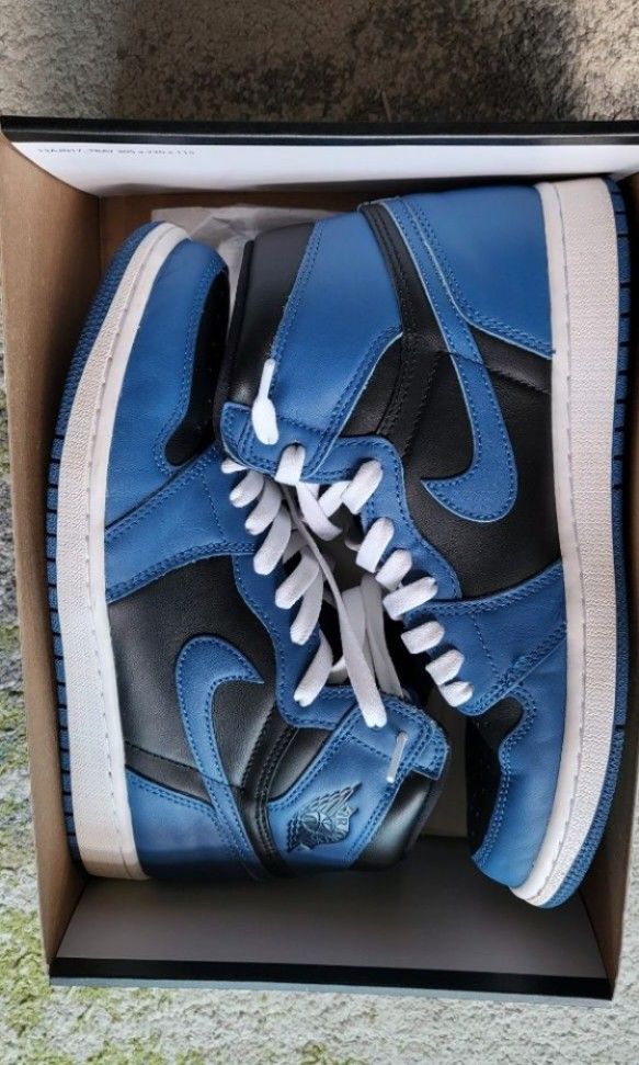 Air jordan 1 hotsell retro baby blue