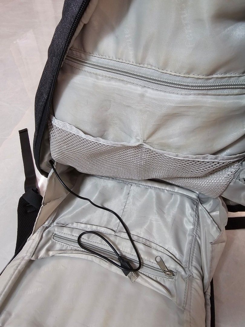 Anti theft Backpack multiple zips and pockets with charging