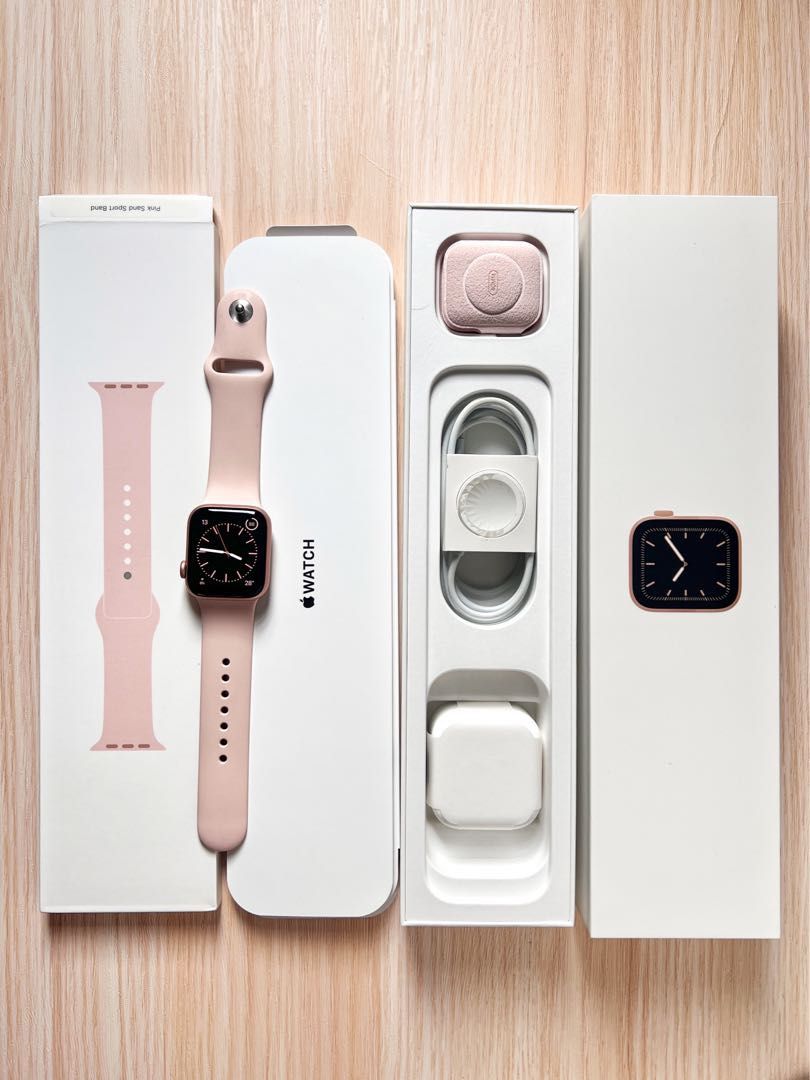 Apple Watch Series 5 40mm gold Aluminum case pink sand sport band