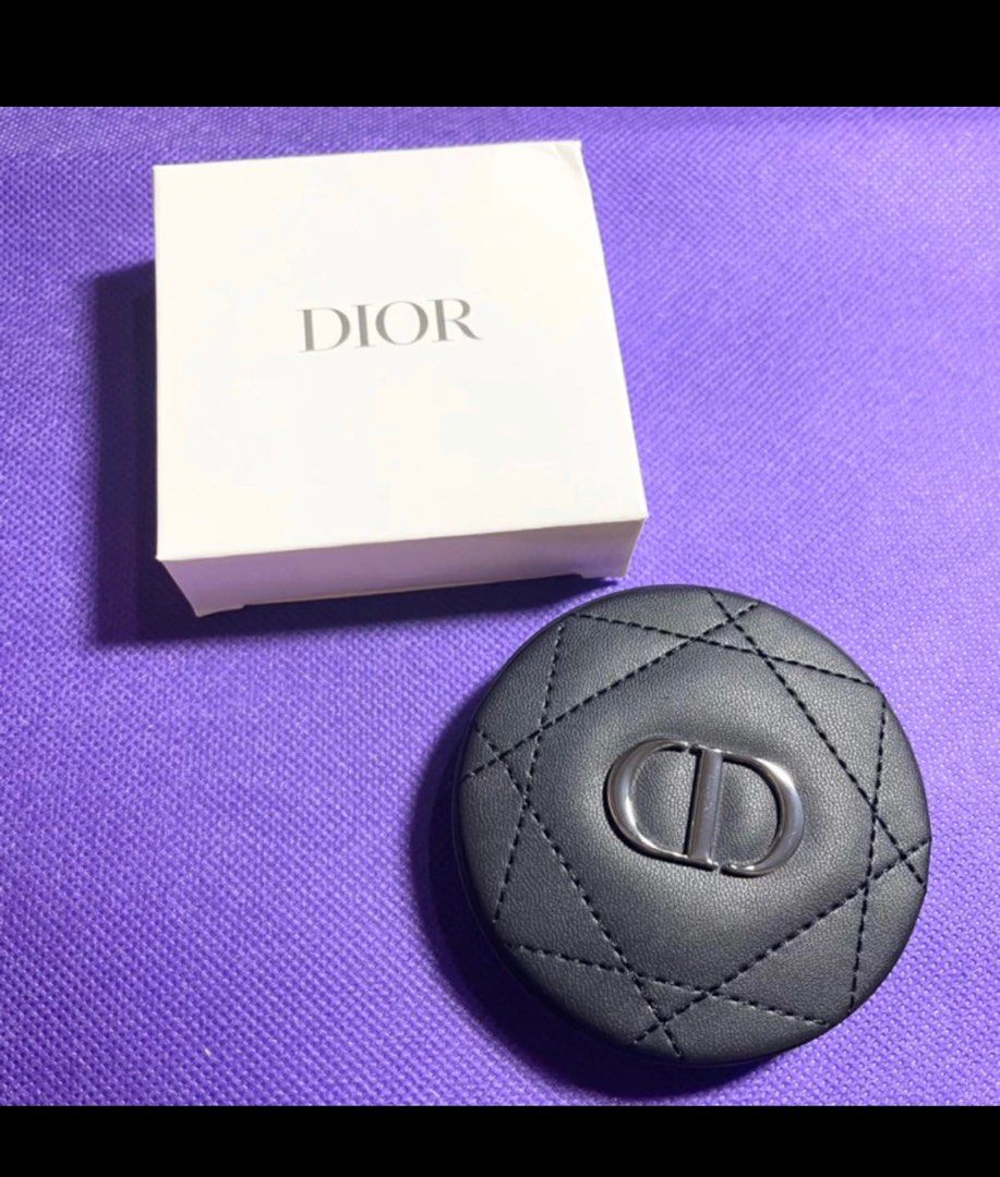 AUTHENTIC NEW Dior black compact dual pocket mirror (Category: Makeup) located in Pasig City. Submitted by vanityboutique (Listing ID 1270842774, Image 1). Description: Pm for more details black mirror with Dior box Brand new and authentic Selling low and affordable One of the best selling brands in the makeup skincare perfume world .