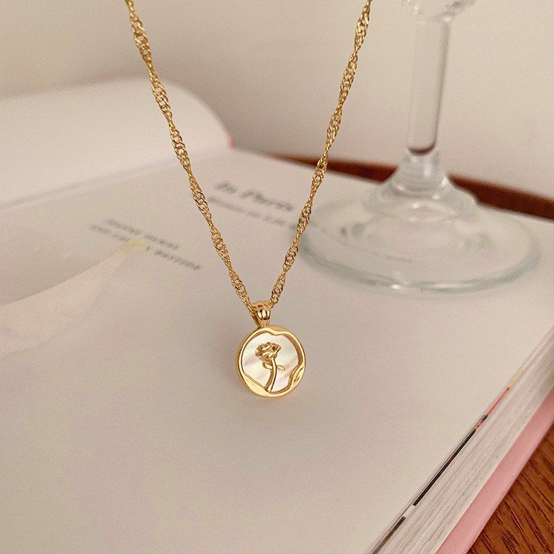 Golden rose top jewelry