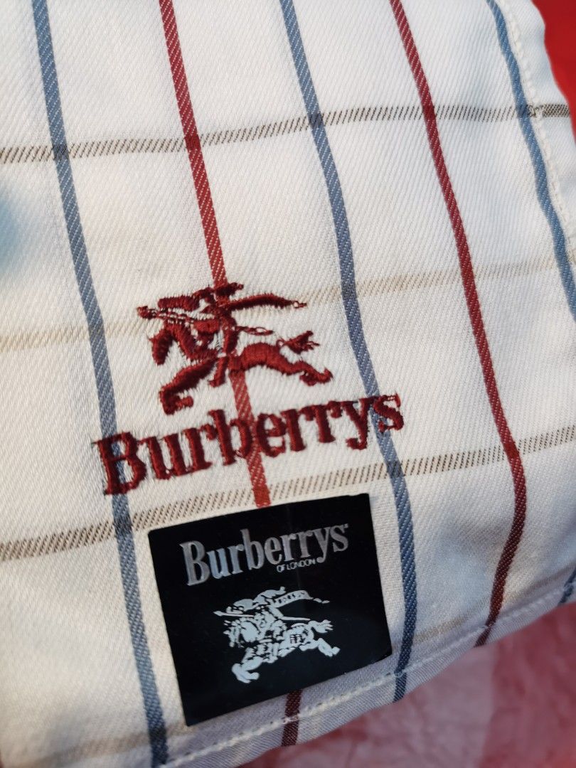 burberrys handkerchief (Category: Luxury Accessories) located in Baguio. Submitted by queenlyne_vintage_rare_finds (Listing ID 1270879515, Image 2). Description: .