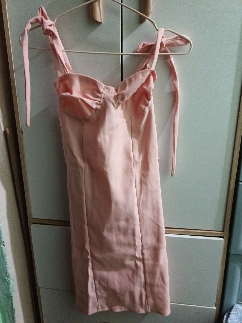 Bustier Self tie Dress (Category: Dresses) located in Mandaluyong City. Submitted by simplicityk (Listing ID 1270962406, Image 1). Description: Used once for fitting only ☺💖 lakas maka sexy Baby pink Size Small -.