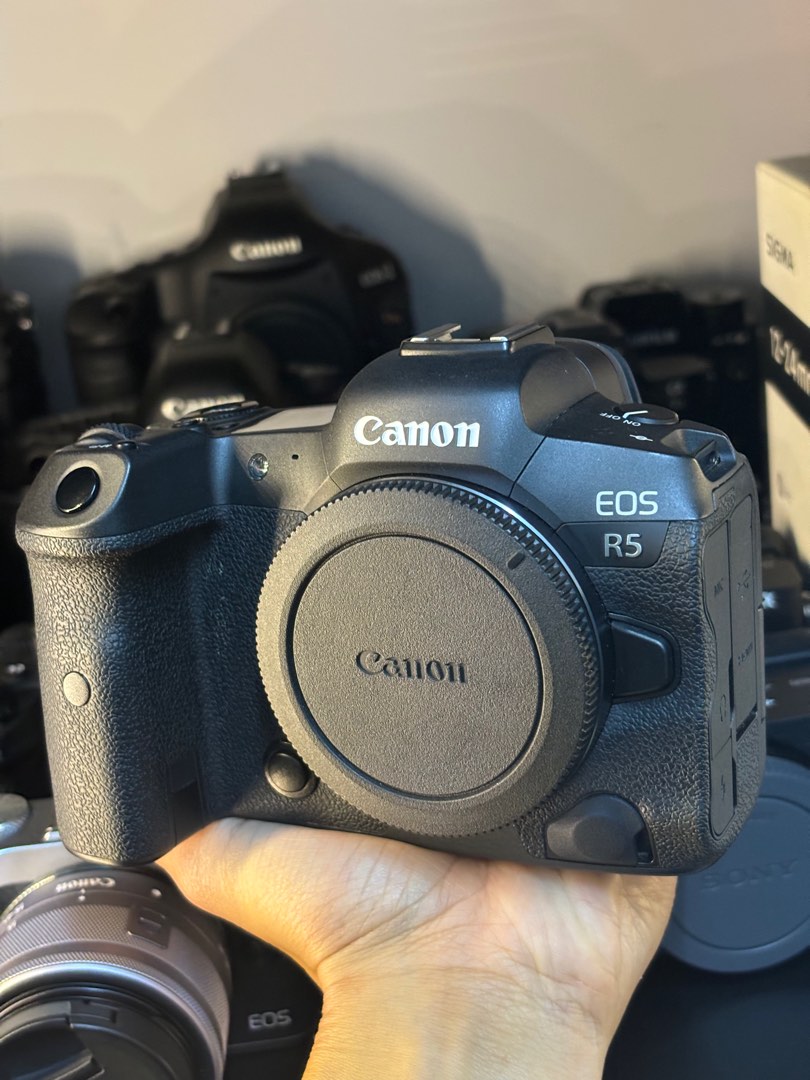 CANON EOS R5 BODY SHUTTER COUNT 30k, Photography, Cameras on Carousell