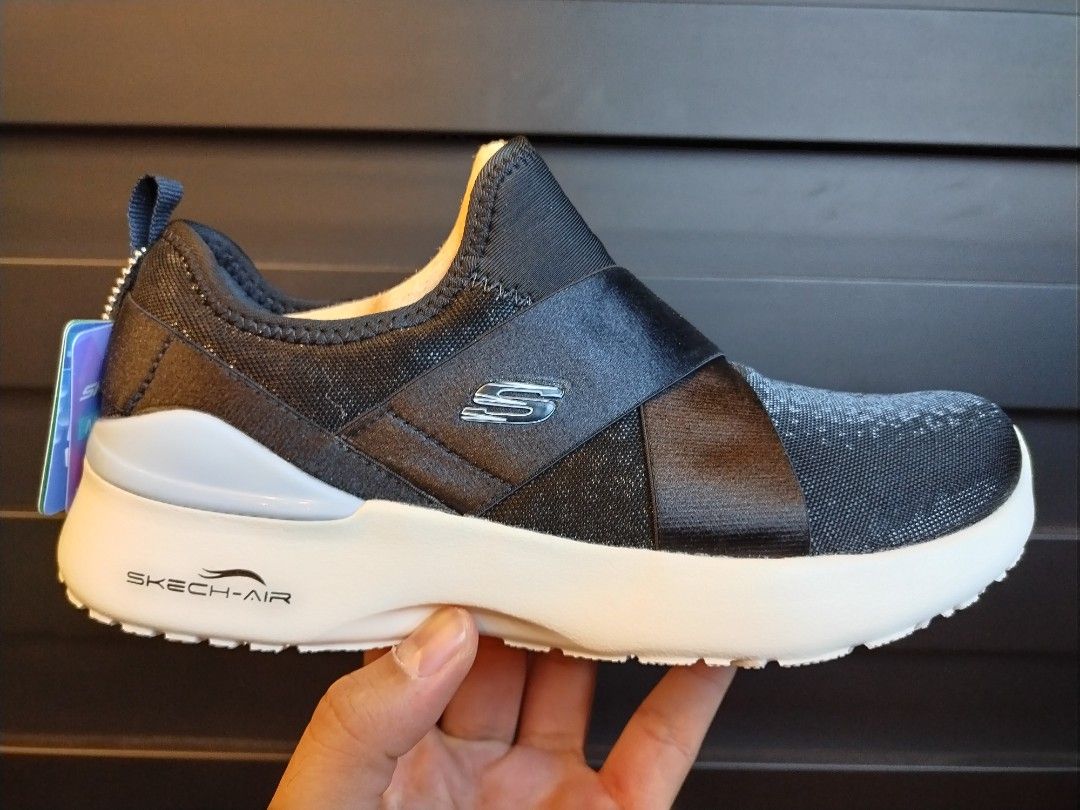 Skechers memory foam best sale clearance
