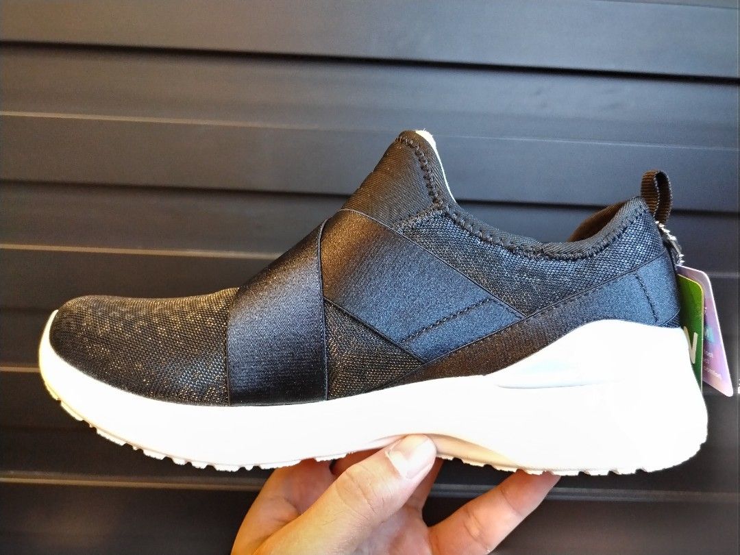 Skechers memory foam clearance sale