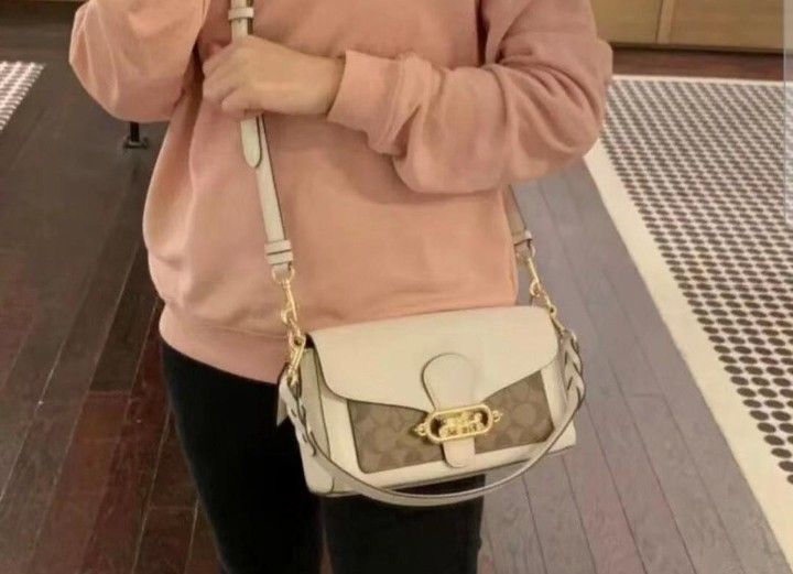 Coach jade sale shoulder bag white