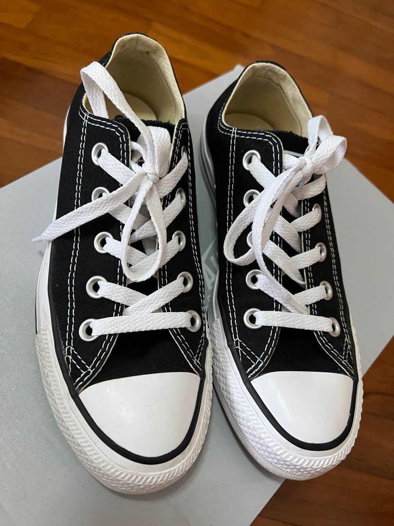 White converse tennis shoes hot sale