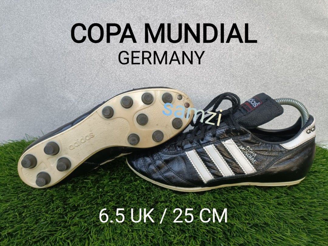 Adidas copa mundial deals vs mizuno morelia