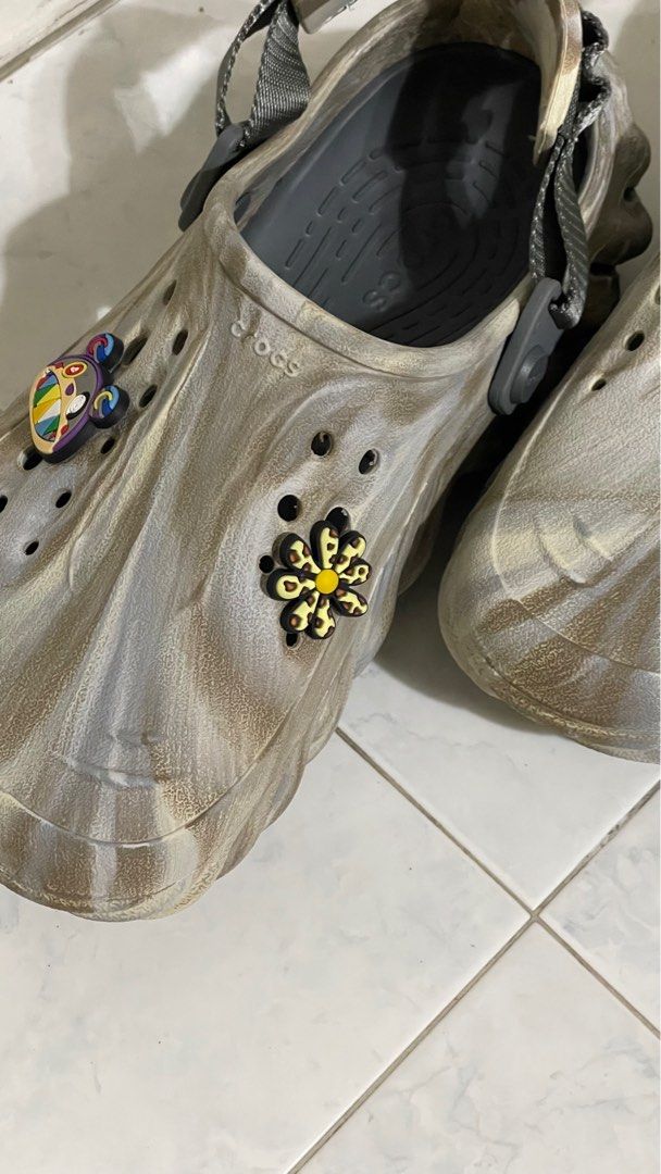 CROCS ECHO MARBLED BONE (Category: Sandals) located in Singapore. Submitted by febru95ry (Listing ID 1270871069, Image 2). Description: STEAL original price $109.95 Selling at $65 now CROCS ECHO MARBLED COLOUR IN BONE worn twice only As good as new No defects Selling because I bought a size too big Giving cute JIbbits for free Buyer to self pick up or Arrange own delivery I recommend lalamove! .