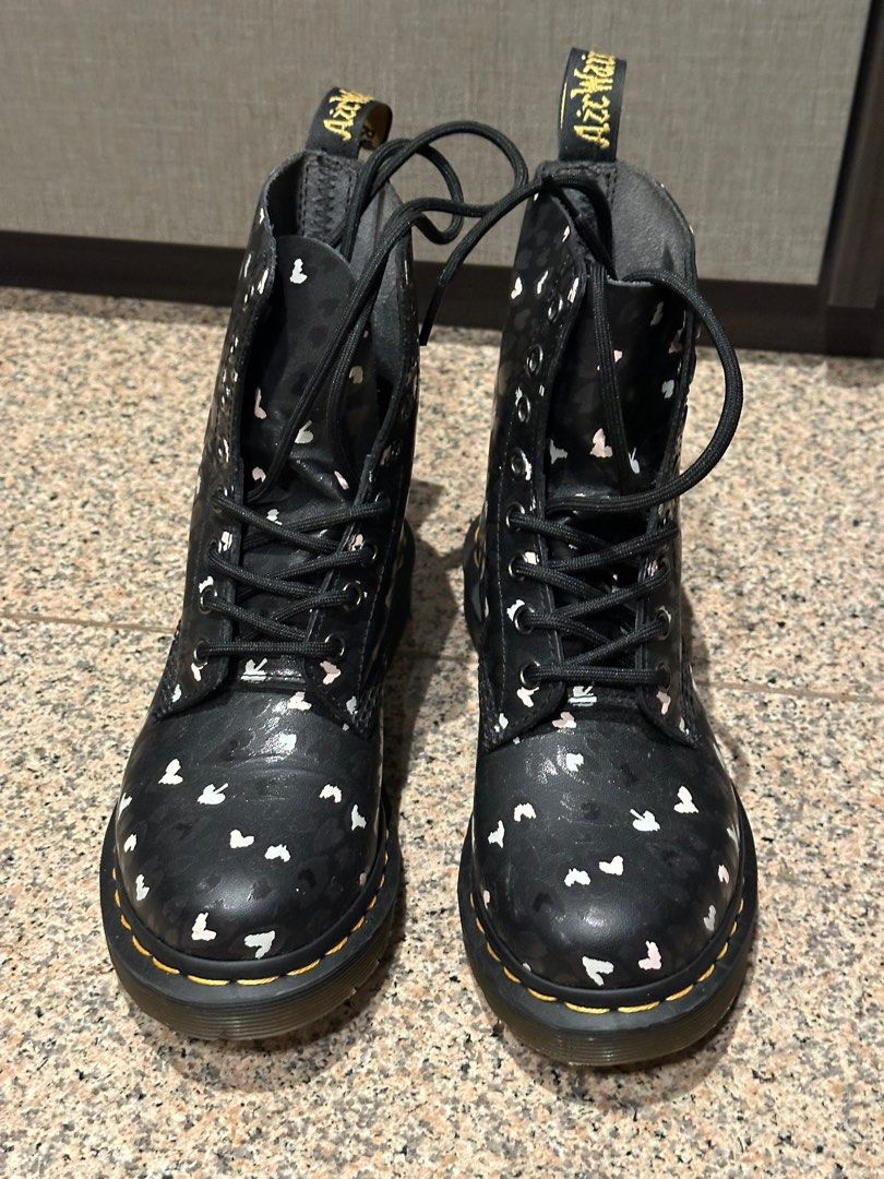 Dr Martens Boots, Women's Fashion, Footwear, Boots on Carousell