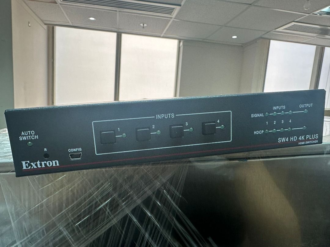 Extron SW4 HD 4K PLUS Carousell