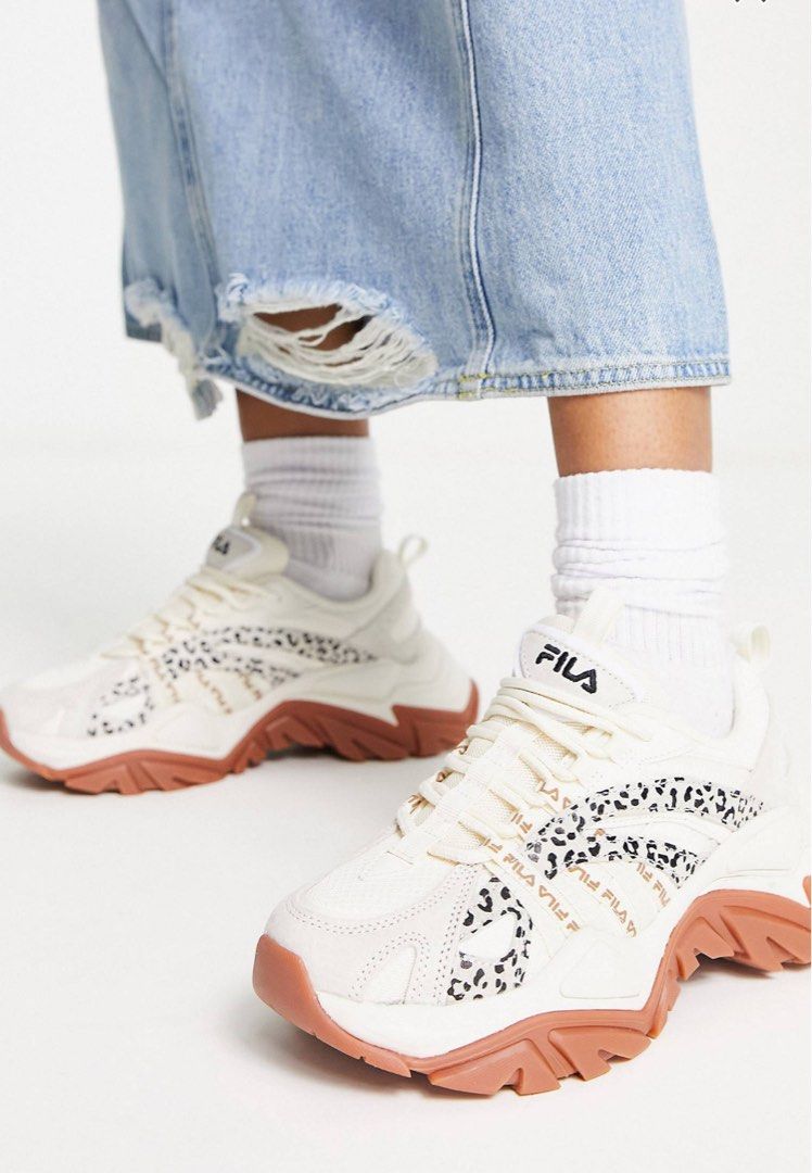 Fila cream trainers deals