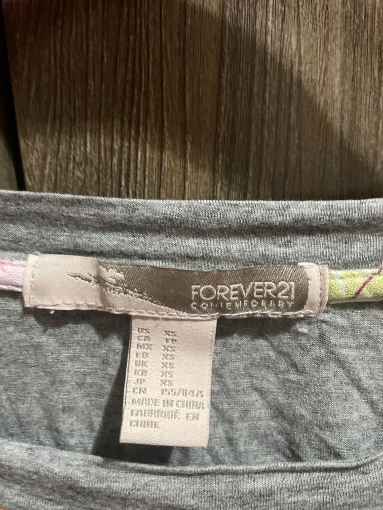 Forever 21 Floral Shirt (Category: Shirts) located in Quezon City. Submitted by bpcloset (Listing ID 1270938251, Image 2). Description: .