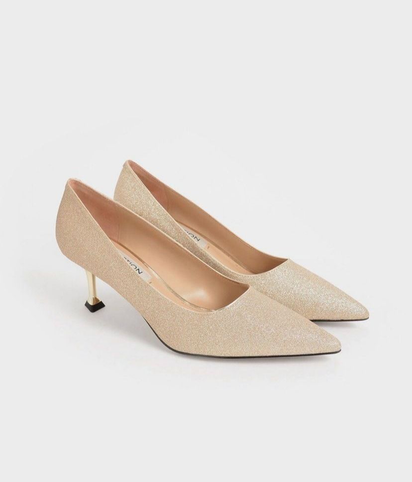 Gold high heels for bridesmaids top