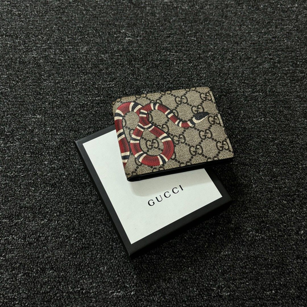 Gucci snake bifold wallet deals