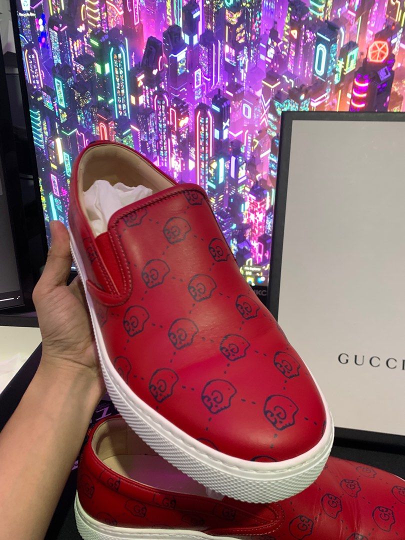 Gucci slip cheap on red