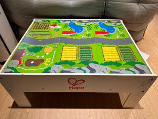 Hape reversible train storage table store