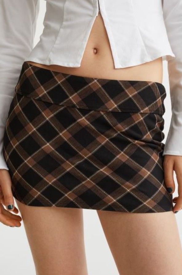 H M low waisted preppy plaid pattern skirt Women s Fashion